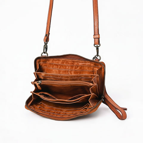 Cuorina - Luxury Leather Riveted Wristlet
