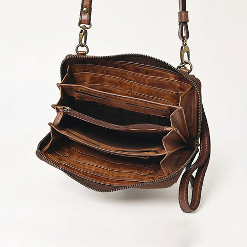 Cuorina - Luxury Leather Riveted Wristlet